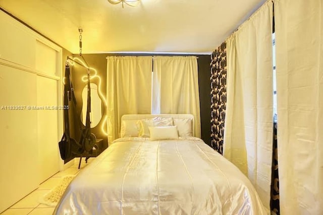 6443 Perry St, Hollywood, FL 33024 - view of tiled bedroom