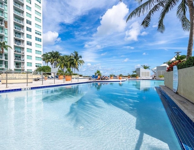 244 Biscayne Blvd Unit 440, Miami, FL 33132 - view of community pool