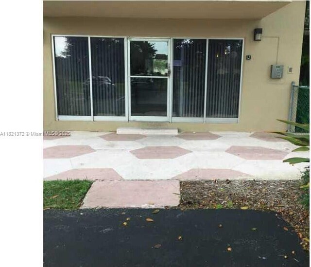 7900 Camino Crk Unit 401, Miami, FL 33143 - view of patio