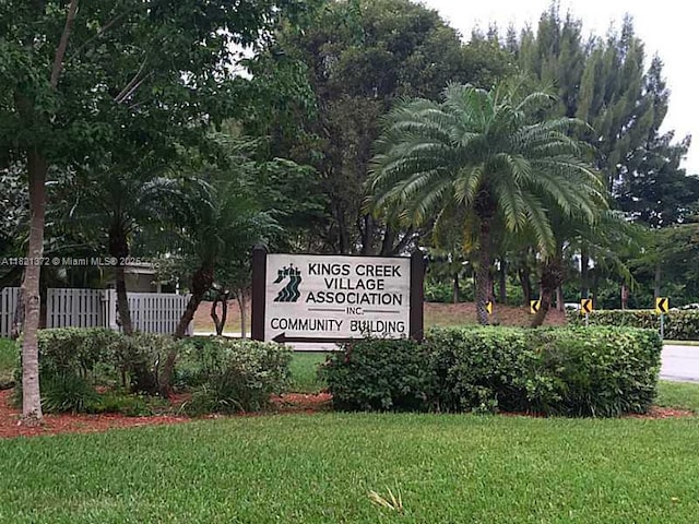 7900 Camino Crk Unit 401, Miami, FL 33143 - community sign with a lawn