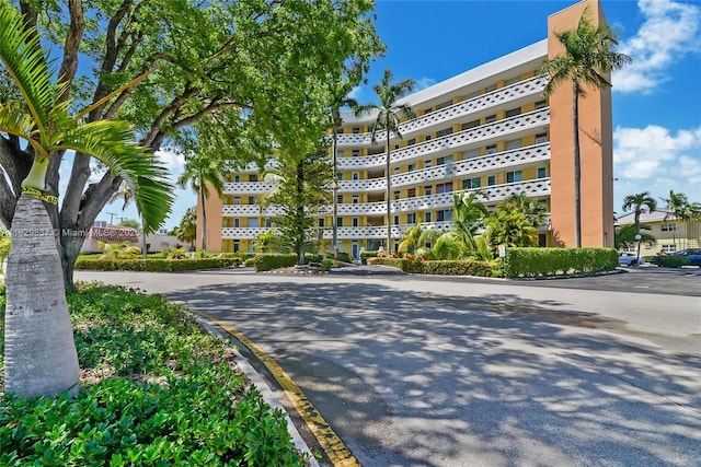 2400 NE 9th St Unit 201, Fort Lauderdale, FL 33304 - view of apartment building / complex