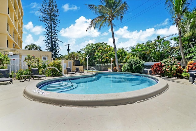 2400 NE 9th St Unit 201, Fort Lauderdale, FL 33304 - community pool featuring a patio