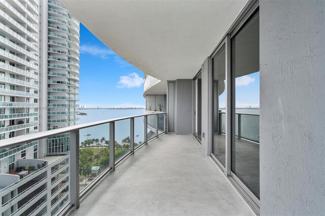 488 NE 18th St Unit 1503, Miami, FL 33132 - balcony featuring a water view