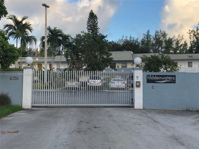 1860 Venice Park Dr Unit 110, North Miami, FL 33181 - view of gate