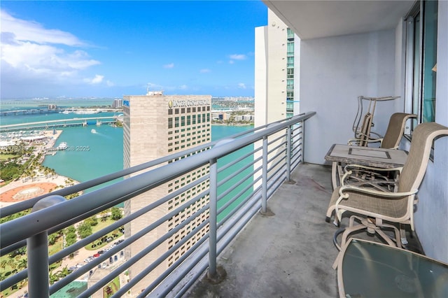 325 S Biscayne Blvd Unit 3918, Miami, FL 33131 - balcony with a water view and a city view
