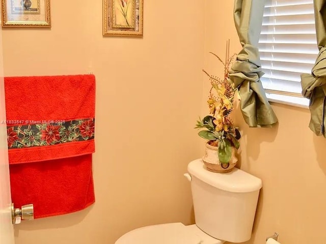 15601 SW 31st Ln, Miami, FL 33185 - bathroom with toilet