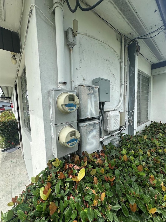 809 NE 2nd St, Hallandale Beach, FL 33009 - photo 23