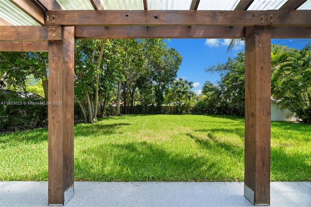 1003 NE 115th St, Biscayne Park, FL 33161 - view of green lawn