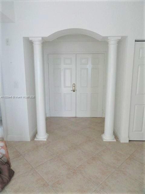 9021 SW 94th St Unit 606, Miami, FL 33176 - entryway featuring light tile patterned floors