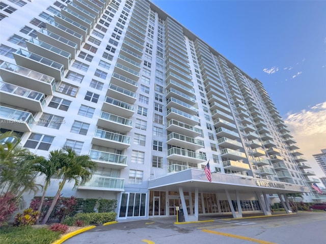 230 174th St Unit 2207, Sunny Isles Beach, FL 33160 - view of apartment building / complex