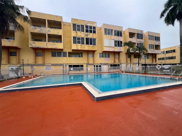 1555 W 44th Pl Unit 103, Hialeah, FL 33012 - view of community pool