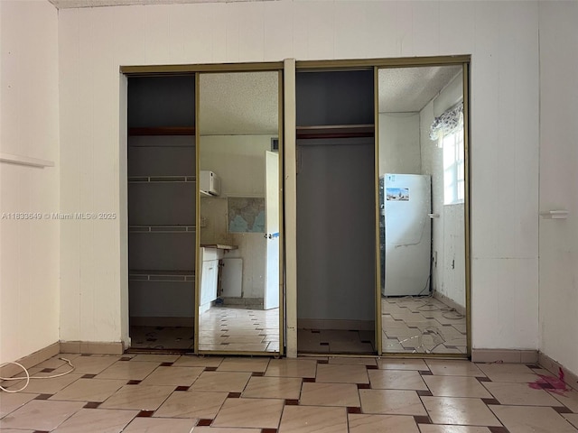 1555 W 44th Pl Unit 103, Hialeah, FL 33012 - view of closet
