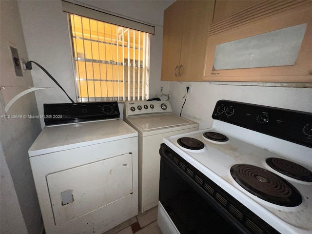 1555 W 44th Pl Unit 103, Hialeah, FL 33012 - laundry room featuring washing machine and clothes dryer