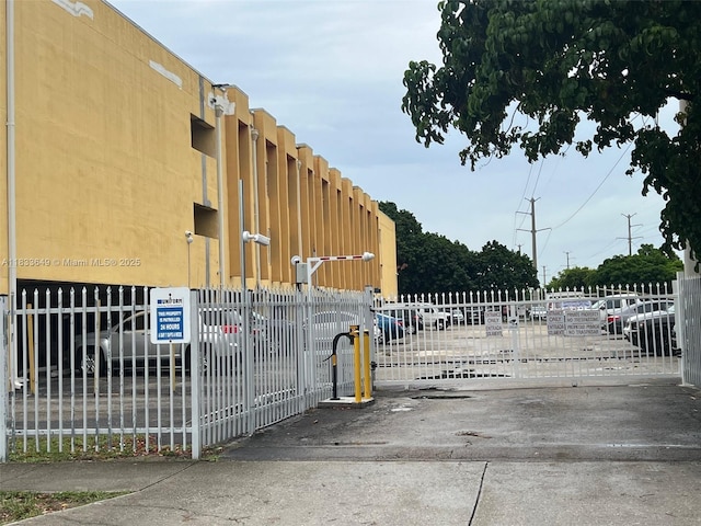 1555 W 44th Pl Unit 103, Hialeah, FL 33012 - view of gate