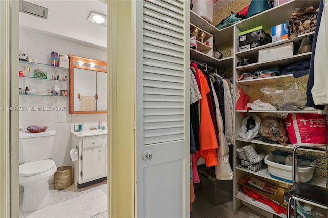 4350 Hillcrest Dr Unit 303, Hollywood, FL 33021 - view of spacious closet
