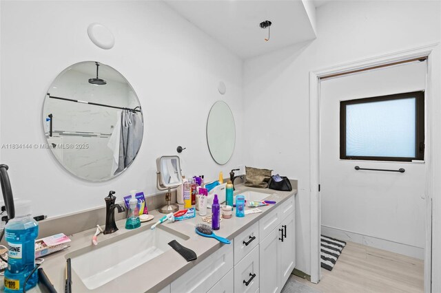 5900 NE 21st Ln, Fort Lauderdale, FL 33308 - living area featuring a towering ceiling and wood finished floors