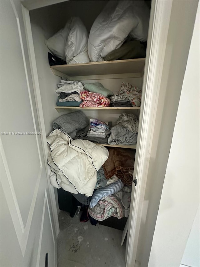 5900 NE 21st Ln, Fort Lauderdale, FL 33308 - view of closet