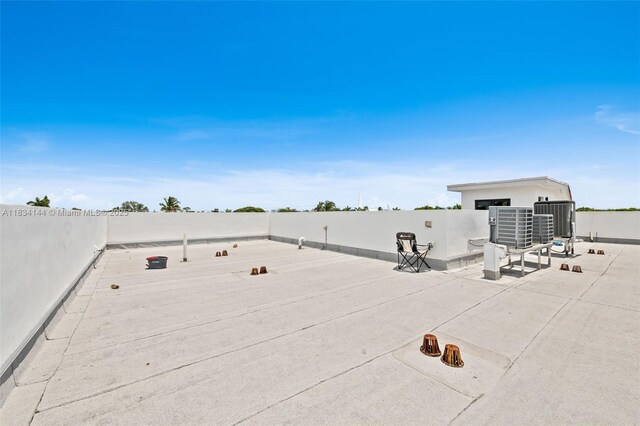 5900 NE 21st Ln, Fort Lauderdale, FL 33308 - bedroom with access to exterior