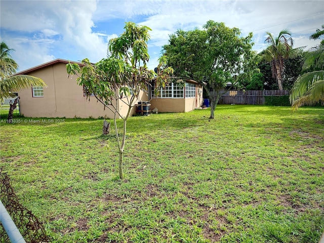 701 NW 176th Ter, Miami Gardens, FL 33169 - view of yard