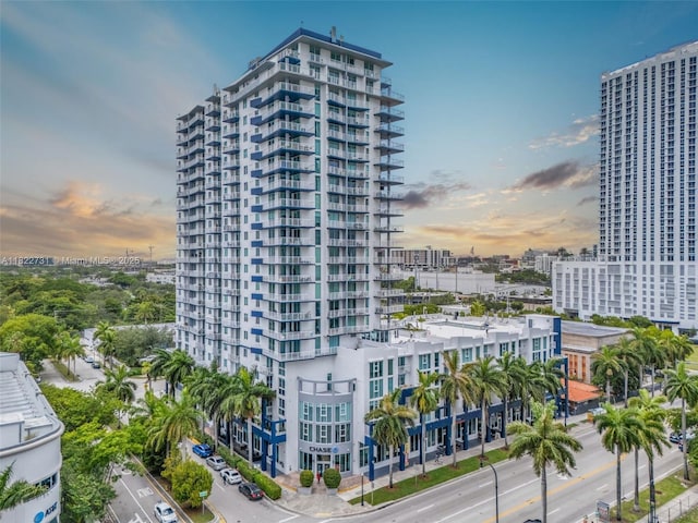 275 NE 18th St Unit 706, Miami, FL 33132 - view of property featuring a view of city