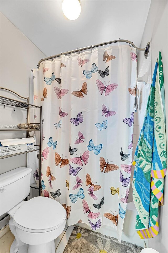 1303 W 6th St, Riviera Beach, FL 33404 - full bath featuring toilet and shower / bath combo