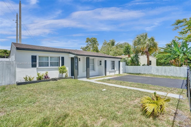 1610 S 29th Ave, Hollywood, FL 33020 - ranch-style house featuring stucco siding and asphalt driveway