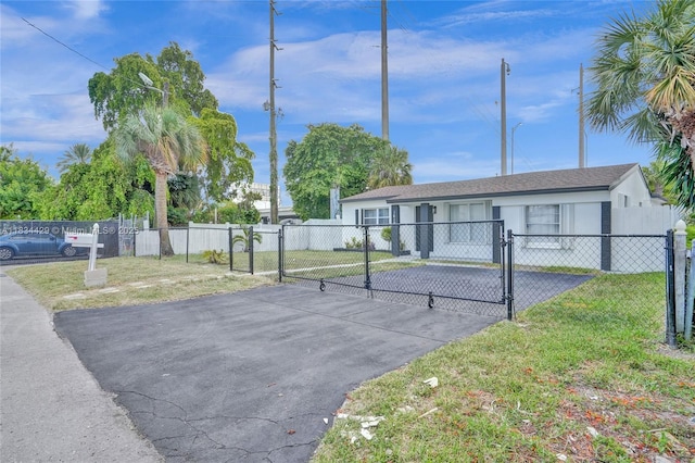 1610 S 29th Ave, Hollywood, FL 33020 - view of front facade with a gate