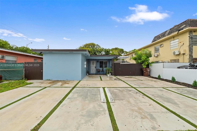 938 SE 12th St, Hialeah, FL 33010 - photo 1