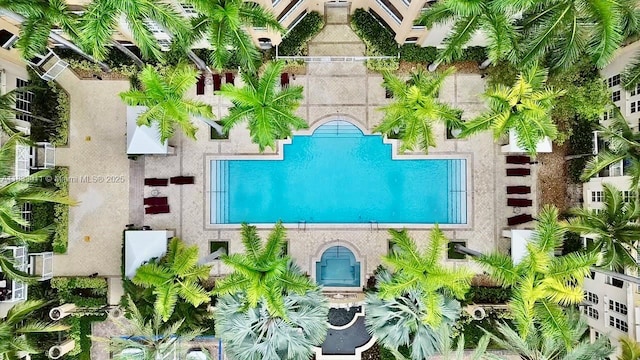 3001 NE 185th St Unit 112, Aventura, FL 33180 - bird's eye view of a pool