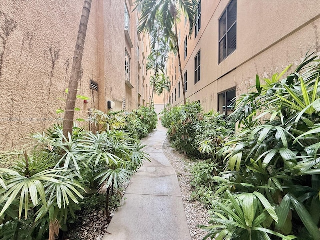 3001 NE 185th St Unit 112, Aventura, FL 33180 - view of property's community