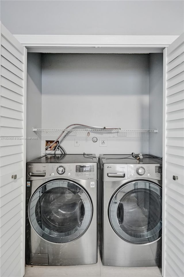 2349 NW 34th Ave, Coconut Creek, FL 33066 - washroom featuring independent washer and dryer