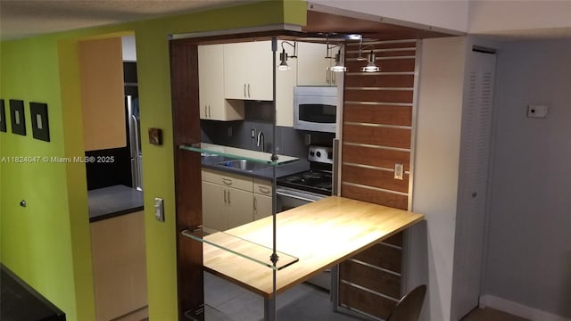 815 NE 199th St Unit 104, Miami, FL 33179 - photo 3