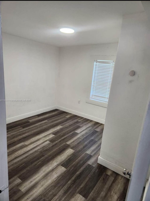 561 NE 159th St, Miami, FL 33162 - photo 3