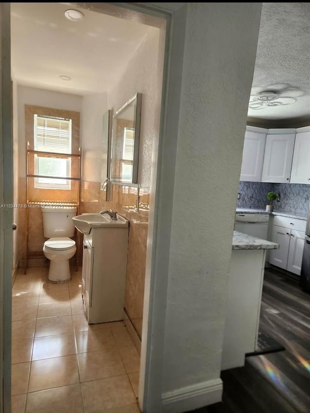 561 NE 159th St, Miami, FL 33162 - photo 4