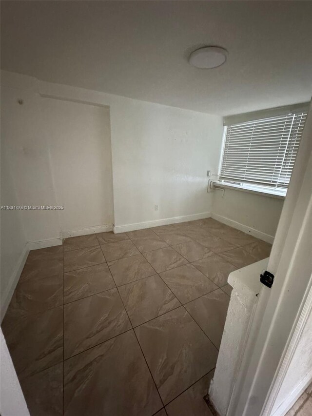561 NE 159th St, Miami, FL 33162 - photo 10