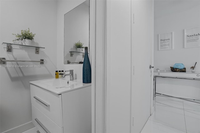 1040 Biscayne Blvd Unit 2108, Miami, FL 33132 - bathroom with vanity