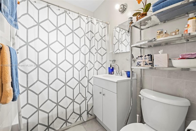 1430 NE 148th St, Miami, FL 33161 - bathroom featuring vanity, curtained shower, and tile patterned flooring