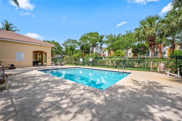 3335 Palomino Dr, Davie, FL 33024 - community pool with a patio