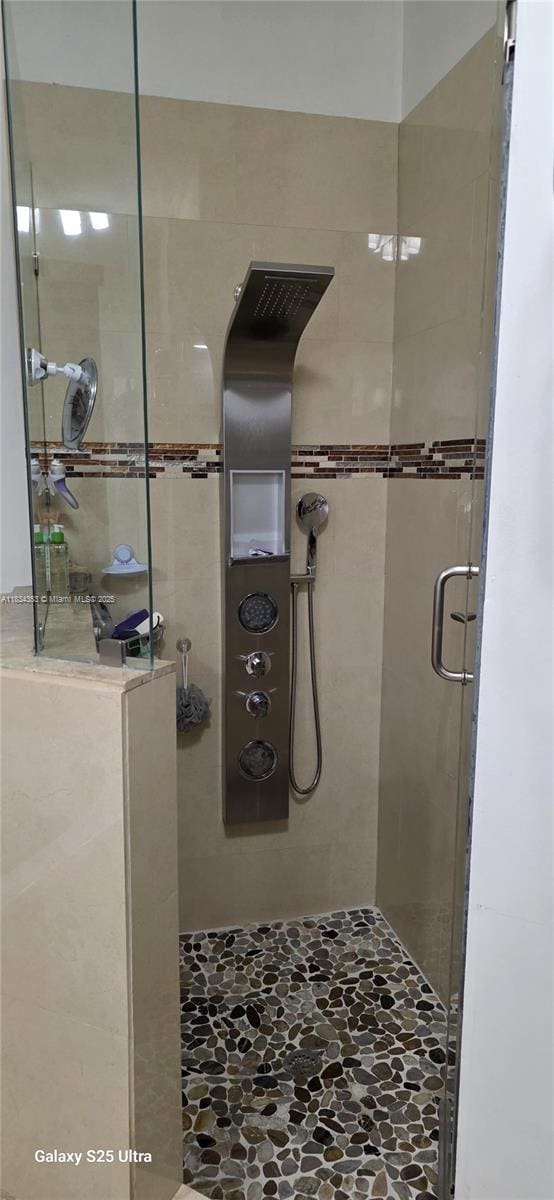 19185 SW 25th Ct, Miramar, FL 33029 - bathroom with a shower stall