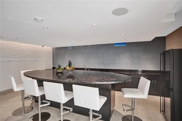 950 Brickell Bay Dr Unit 1103, Miami, FL 33131 - dining area with wet bar and recessed lighting