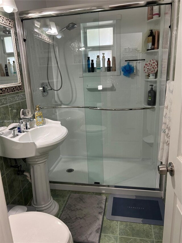 301 NW 146th St, Miami, FL 33168 - full bath featuring a shower stall