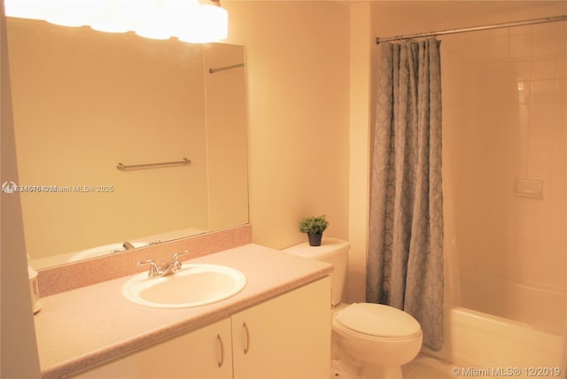 816 NW 11th St Unit 801, Miami, FL 33136 - full bathroom featuring vanity, shower / tub combo with curtain, and tile patterned flooring