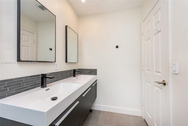 1583 SW 191st Ave, Pembroke Pines, FL 33029 - full bath featuring double vanity, tasteful backsplash, and tile patterned flooring
