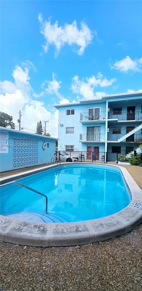 3494 E 4th Ave Unit 1207, Hialeah, FL 33013 - view of community pool