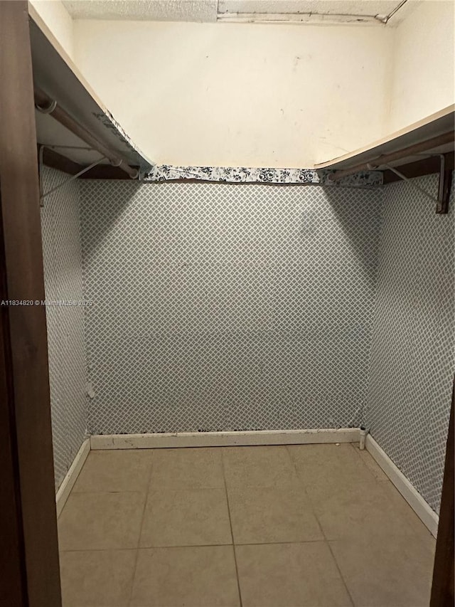 532 Bond, Clewiston, FL 33440 - spacious closet featuring tile patterned flooring