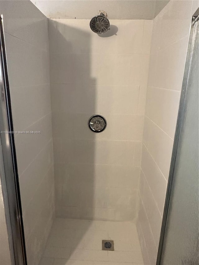 532 Bond, Clewiston, FL 33440 - bathroom with a stall shower