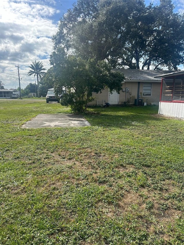 532 Bond, Clewiston, FL 33440 - view of green lawn