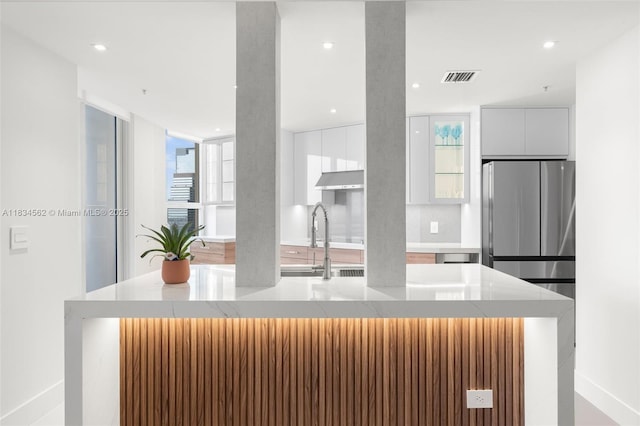 848 Brickell Key Dr Unit 2705, Miami, FL 33131 - welcome area featuring a sink