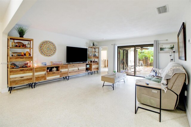 12000 NW 20th St, Pembroke Pines, FL 33026 - view of living area