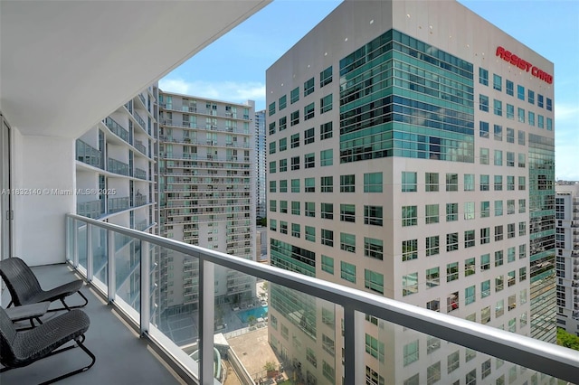 185 SW 7th St Unit 2204, Miami, FL 33130 - view of balcony